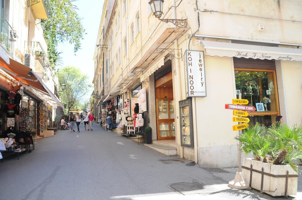 B&B Teatro Greco 39 ตาออร์มินา ภายนอก รูปภาพ
