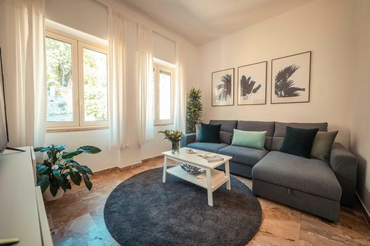 B&B Teatro Greco 39 ตาออร์มินา ภายนอก รูปภาพ